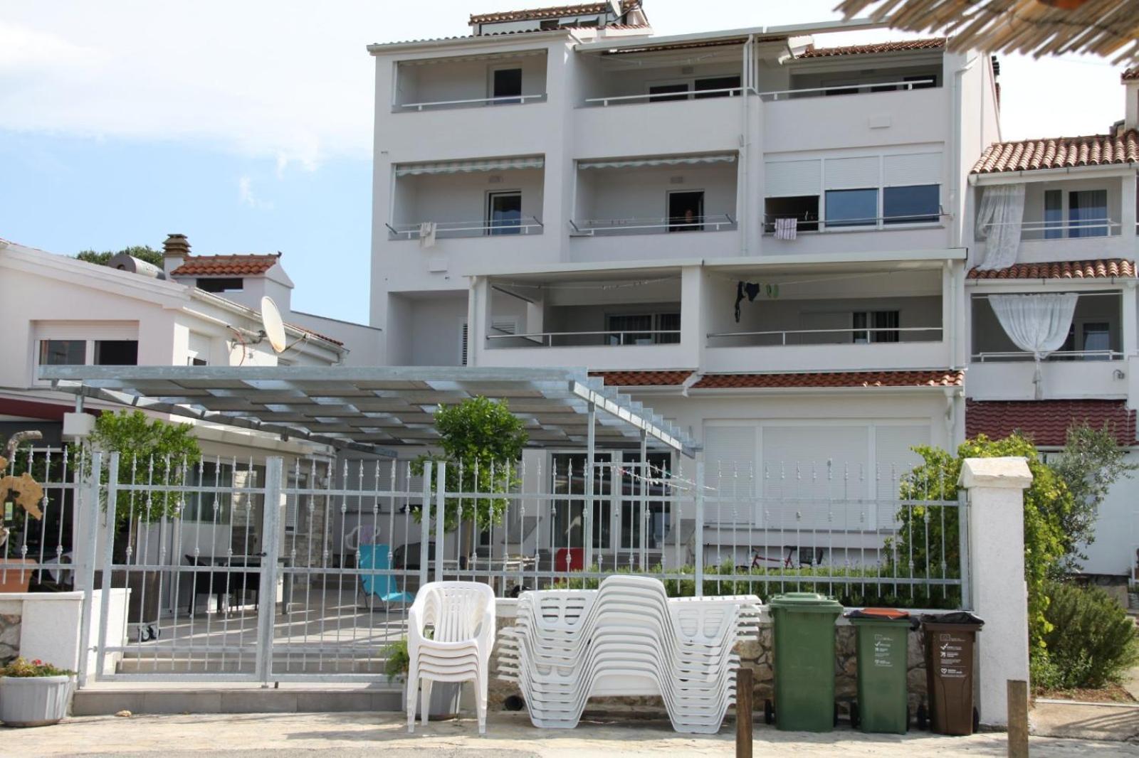 Apartments Lord Pirovac Exterior foto