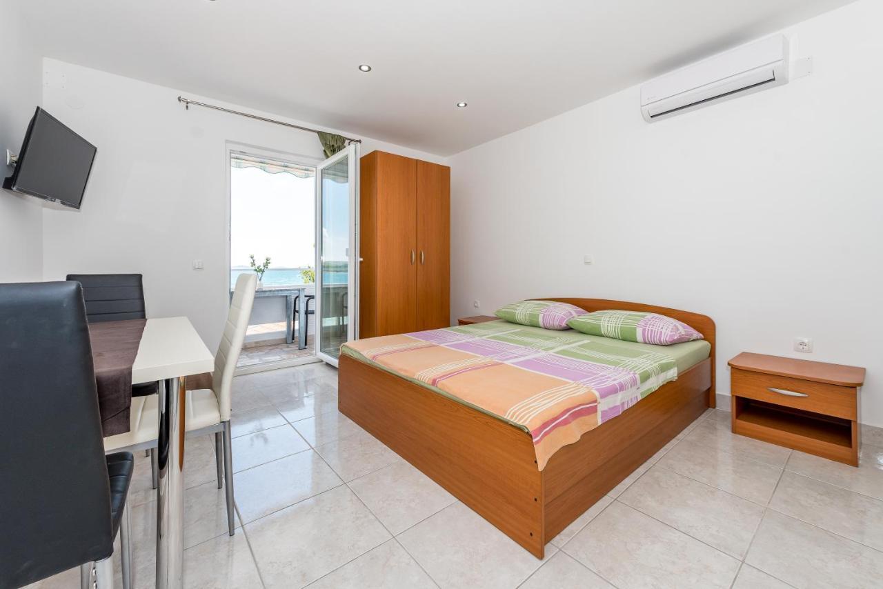 Apartments Lord Pirovac Exterior foto
